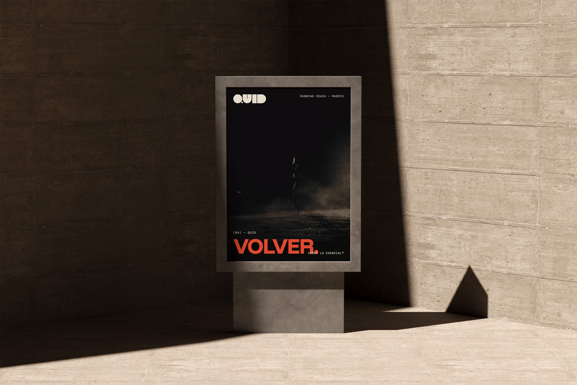 Mupi con la palabra Volver